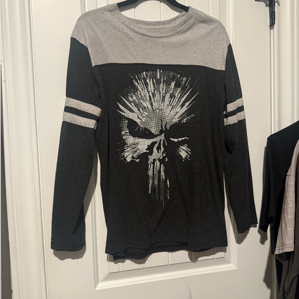 Black and Gray Graphic Long Sleeve Shirt